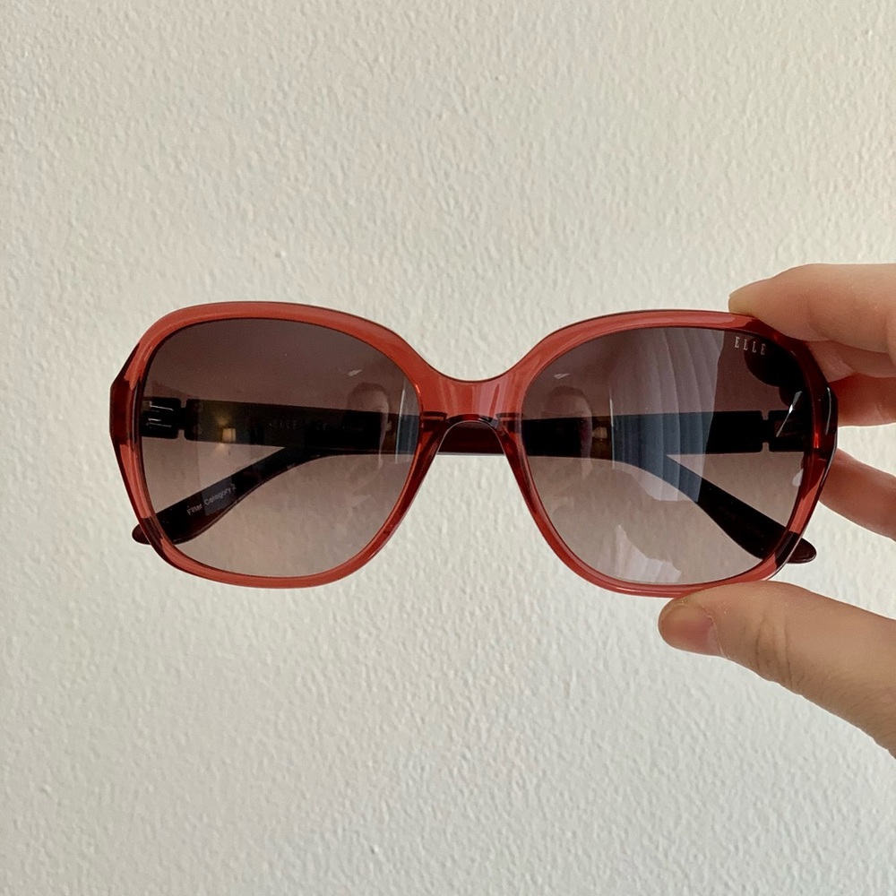 NWOT Elle sunglasses